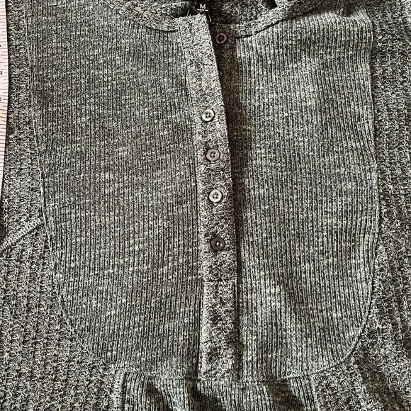 NWT Long Sleeve top Sz M - Picture 6 of 8